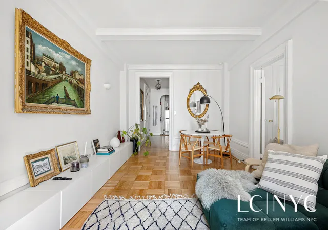 3rd image of 146 E 46Th St, New York City, NY 10017