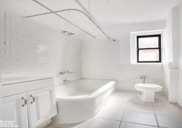 5th image of 825 Walton Ave #5H, Bronx, NY 10451 | MLS# RLS20026381