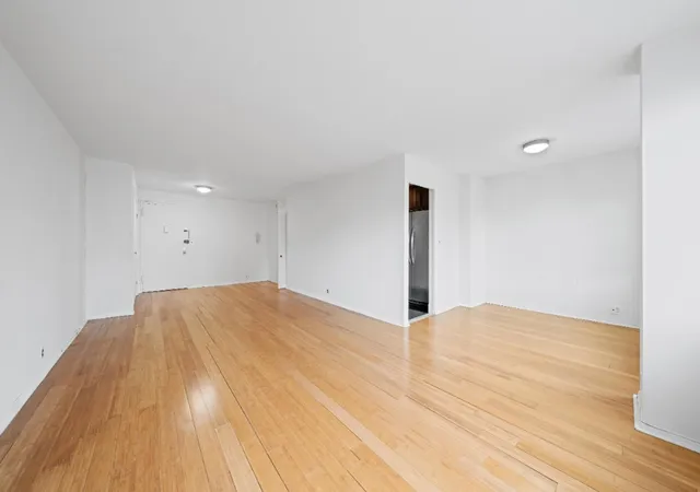 4th image of 201 E 36Th St #14F, New York City, NY 10016 | MLS# RLS20026804