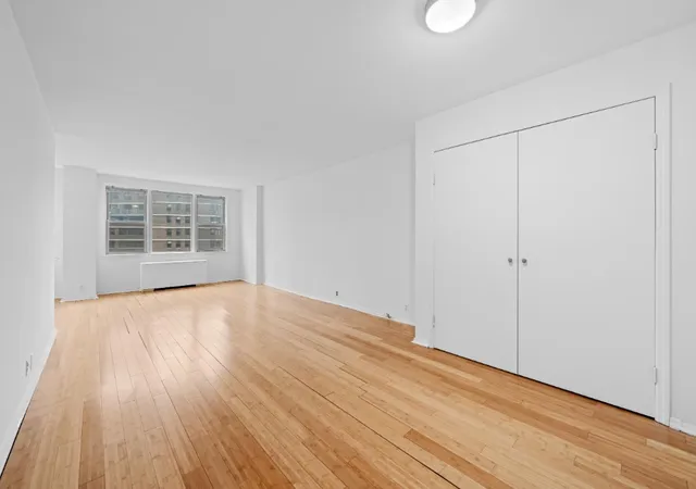 5th image of 201 E 36Th St #14F, New York City, NY 10016 | MLS# RLS20026804