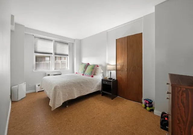 Photo 4 of House for sale at 5700 Arlington Ave #6W, Bronx, NY 10471 | MLS# RLS20027366 | Listing updated on 2025-12-28