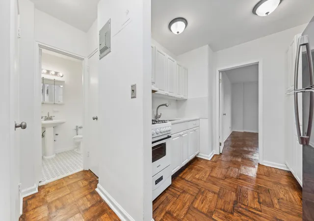 5th image of The River House, New York, NY 10471