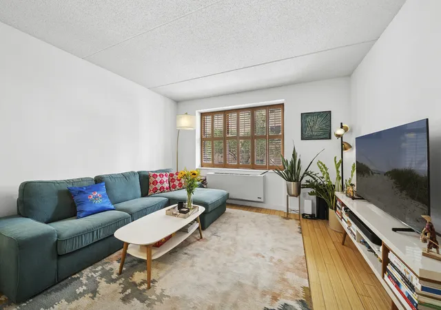 Photo 4 of House for sale at 516 W 47Th St #S2M, New York, NY 10036 | MLS# RLS20027828 | Listing updated on 2025-12-14