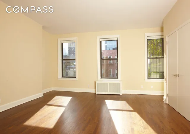 Photo 4 of Townhouse for sale at 442 W 44Th St, New York, NY 10036 | MLS# RLS20028394 | Listing updated on 2026-04-11