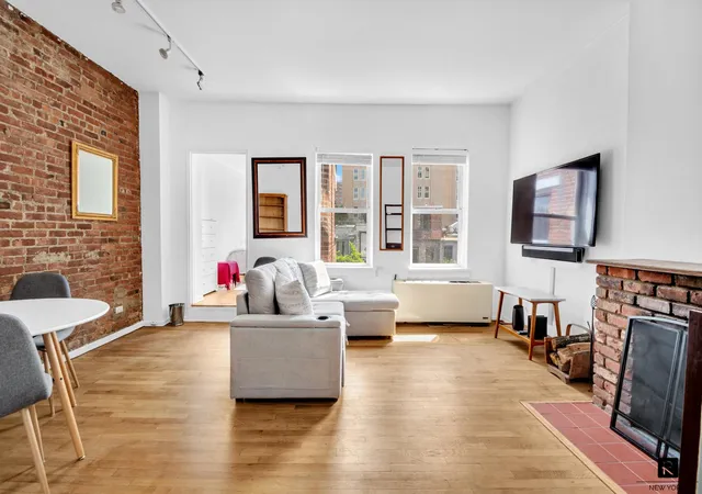 Photo 2 of Sale Pending at 150 W 94th St #4, New York City, NY 10025 | MLS# RLS20028598 | Listing updated on 2026-07-30