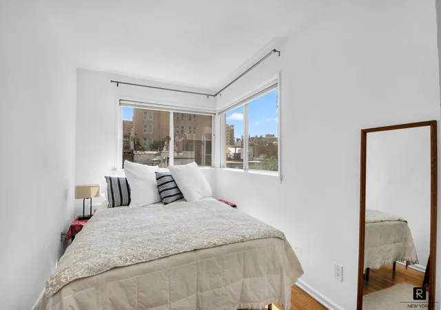 Listing Photo 4 - Condo for sale in building located at 150 W 94Th St, New York City, NY 10025 - Unit #4