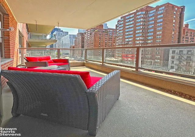 Photo 2 of House for sale at 300 E 71st Street #6M, New York, NY 10021 | MLS# RLS20028943 | Listing updated on 2025-12-01