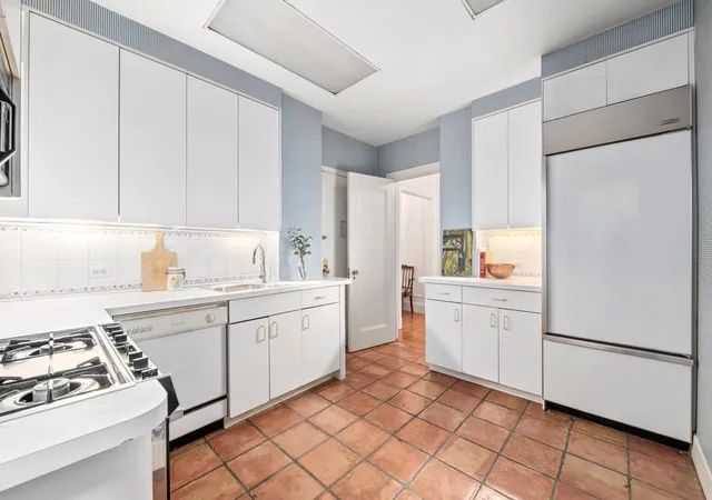 Photo 4 of Sale Pending at 4 E 95th Street #3-D, New York, NY 10128 | MLS# RLS20029027 | Listing updated on 2025-12-29