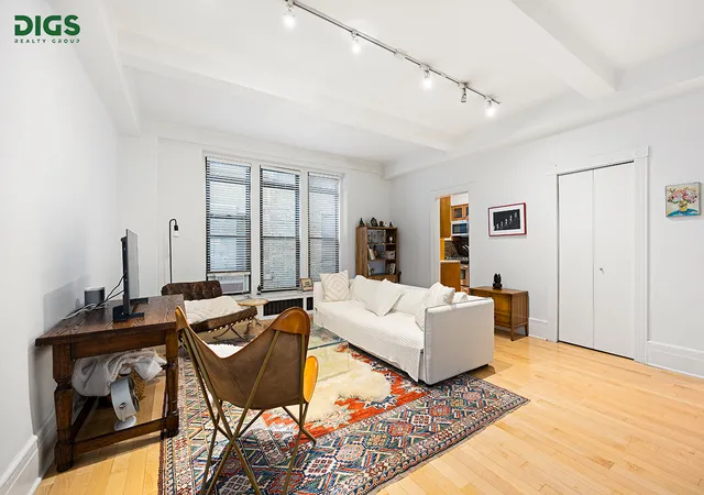 2nd image of 135 W 79th St #1D, New York City, NY 10024 | MLS# RLS20029388