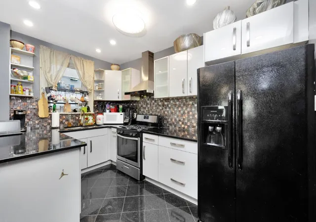 Photo 3 of House for sale at 60-18 Bleecker St, Ridgewood, NY 11385 | MLS# RLS20029779 | Listing updated on 2025-11-25