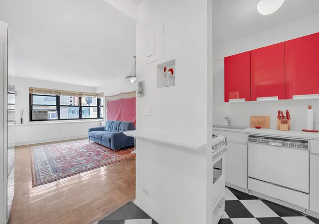 Photo 3 of Sale Pending at 11 E 87th Street #9F, New York, NY 10128 | MLS# RLS20029857 | Listing updated on 2026-02-19