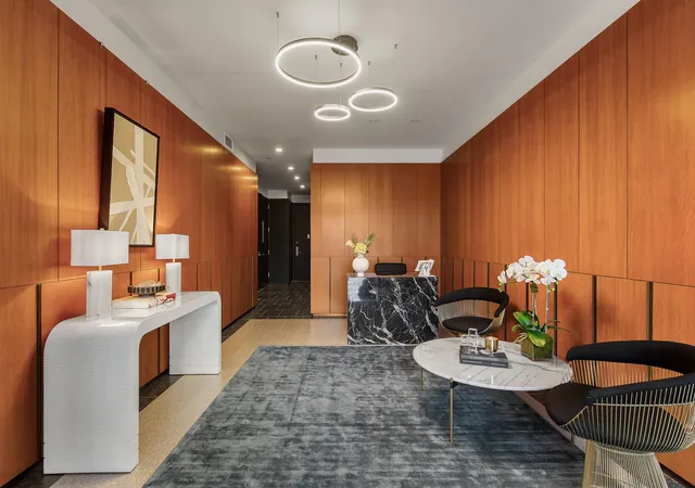 2nd image of 427 E 90Th St, New York, NY 10128