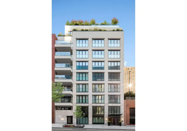 36th image of 427 E 90th St #PENTHOUSE9, New York, NY 10128 | MLS# RLS20029897