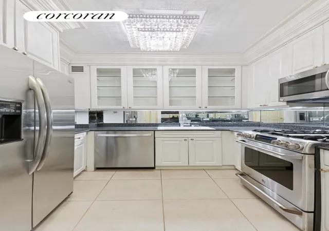 5th image of 25 Beekman Pl #4, New York, NY 10022 | MLS# RLS20030060