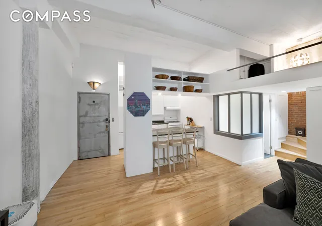 3rd image of 415 W 55Th St, New York City, NY 10019