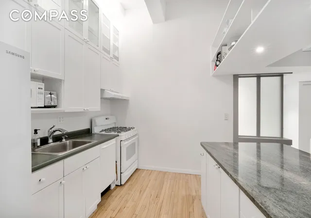 5th image of 415 W 55Th St, New York City, NY 10019