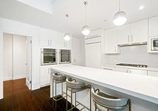 Photo 3 of Sale Pending at 229 E 79th Street #7-B, New York, NY 10075 | MLS# RLS20030550 | Listing updated on 2025-09-18