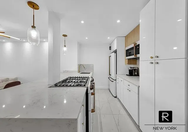 Photo 3 of Sale Pending at 330 E 38th Street #46-C, New York, NY 10016 | MLS# RLS20030621 | Listing updated on 2026-05-14