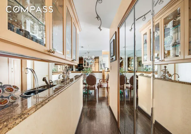 Photo 4 of Sale Pending at 400 E 85Th St #15F, New York, NY 10028 | MLS# RLS20031298 | Listing updated on 2026-01-07