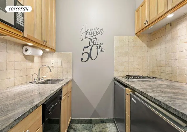 Photo 4 of House for sale at 350 W 50th Street #6K, New York, NY 10019 | MLS# RLS20032052 | Listing updated on 2025-11-26