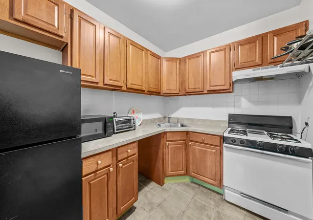 Photo 3 of Sale Pending at 1240 Bedford Ave #1H, Brooklyn, NY 11216 | MLS# RLS20032162 | Listing updated on 2025-08-11