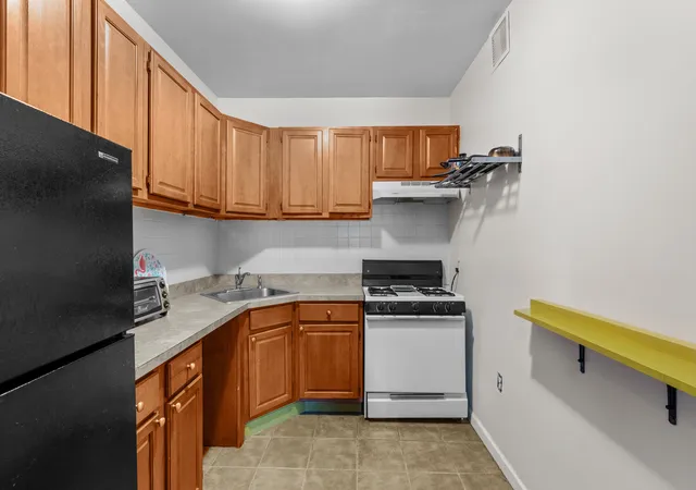 Photo 3 of Sale Pending at 1240 Bedford Ave #1H, Brooklyn, NY 11216 | MLS# RLS20032162 | Listing updated on 2025-08-11