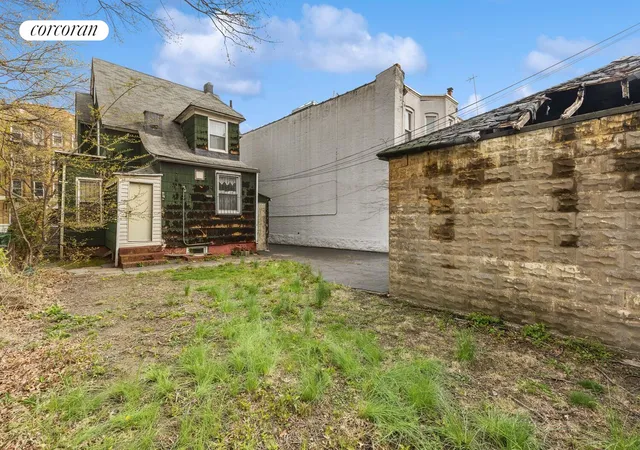 Photo 2 of Single family home for sale at 250 Midwood St, Brooklyn, NY 11225 | MLS# RLS20032188 | Listing updated on 2025-10-02