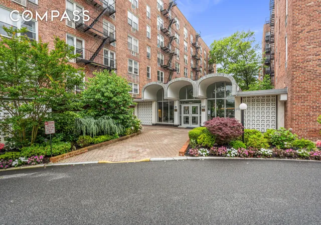 2nd image of 54 44 Little Neck Pkwy #5G, Little Neck, NY 11362 | MLS# RLS20032194