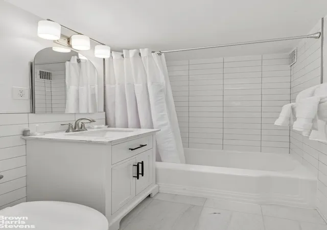 Listing Photo 5 - Condo for sale in building located at 130 8Th Ave, New York City, NY 11215 - Unit #6E