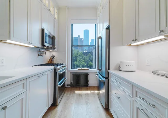 5th image of 350 W 48Th St #4E, New York, NY 10036 | MLS# RLS20032335