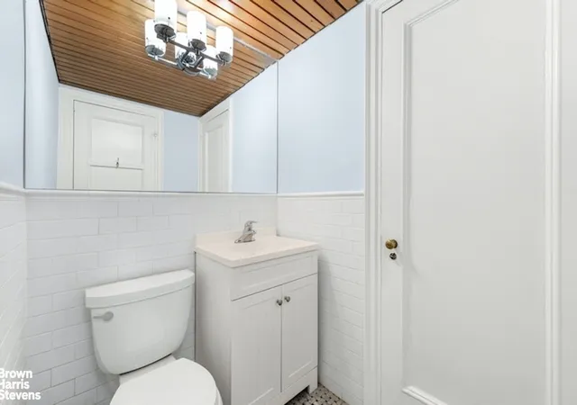 Photo 3 of House for sale at 885 Park Ave #1A, New York, NY 10075 | MLS# RLS20032740 | Listing updated on 2025-12-12