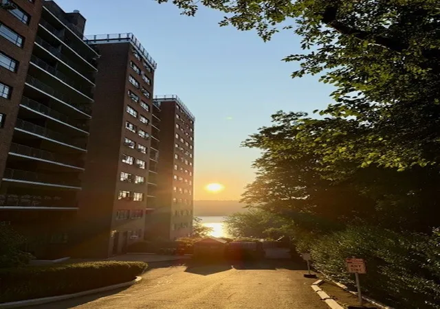 4th image of 2727 Palisade Ave, New York, NY 10463