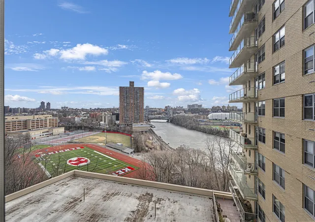 3rd image of 2500 Johnson Ave #6T, Bronx, NY 10463 | MLS# RLS20033025