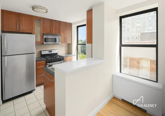 Photo 3 of Condo for sale at 317 W 95th St #5D, New York, NY 10025 | MLS# RLS20033611 | Listing updated on 2025-11-16