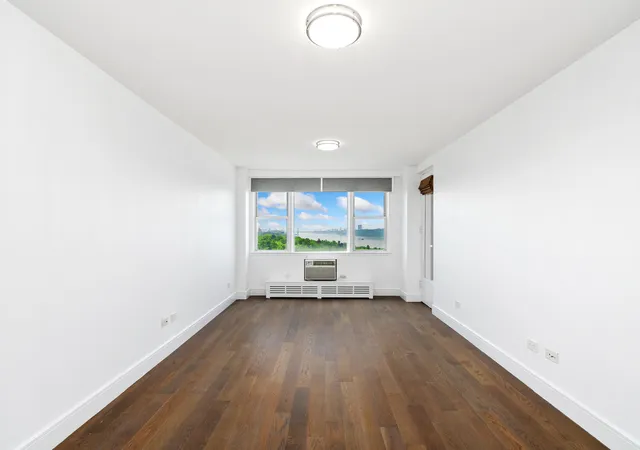 2nd image of 5700 Arlington Ave, New York, NY 10471