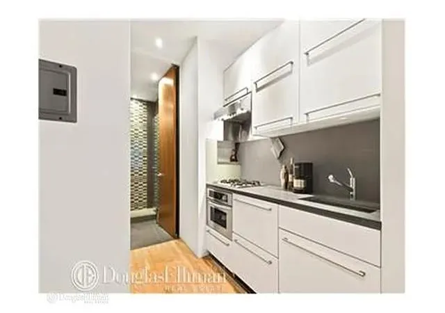 2nd image of 50 E End Ave #3B, New York City, NY 10028 | MLS# RLS20034098