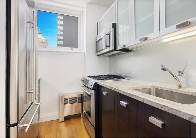 3rd image of 212 E 47Th St #19A, New York City, NY 10017 | MLS# RLS20034271