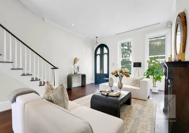 Listing Photo 5 - Condo for sale in building located at 226 E 79th St, New York City, NY 10075
