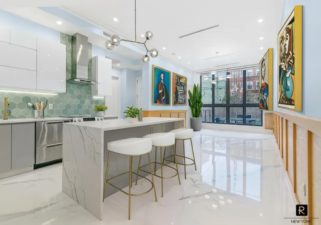 Photo 2 of Condo for sale at 160 India St #1-R, Brooklyn, NY 11222 | MLS# RLS20034610 | Listing updated on 2025-12-11