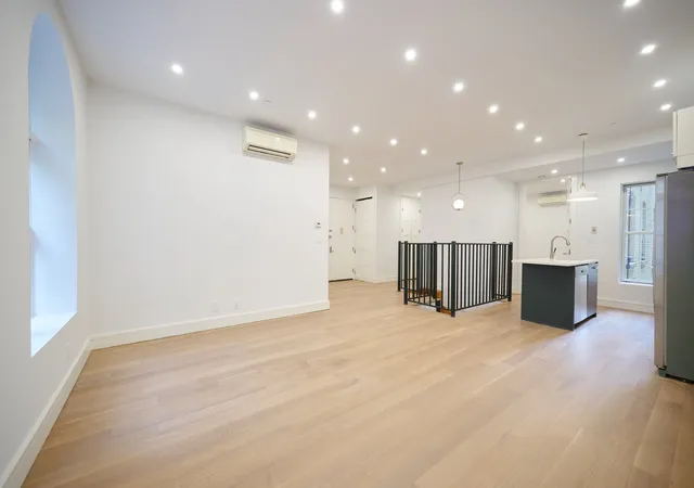 3rd image of 204 W 140Th St, New York City, NY 10030