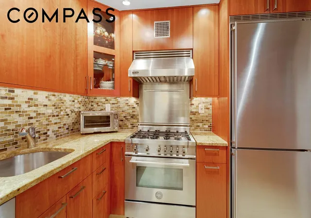 Photo 3 of House for sale at 300 E 74th Street #18E, New York City, NY 10021 | MLS# RLS20035157 | Listing updated on 2026-08-29