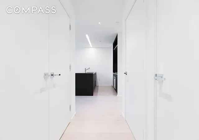 Photo 4 of House for sale at 121 E 22Nd St #N205, New York, NY 10010 | MLS# RLS20035720 | Listing updated on 2025-12-25