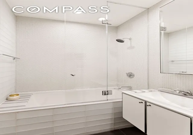 Photo 4 of House for sale at 25 Broad St #6T, New York, NY 10004 | MLS# RLS20035855 | Listing updated on 2025-12-25