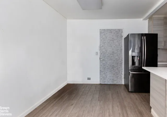 2nd image of 61 W 62Nd St, New York City, NY 10023