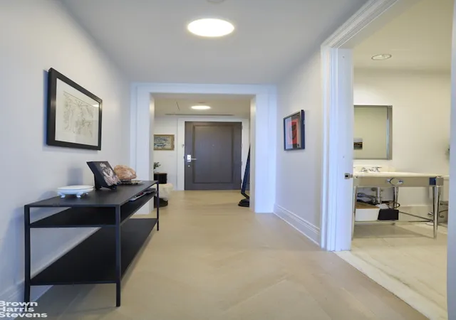 Photo 4 of House for sale at 30 Park Pl #47C, New York, NY 10007 | MLS# RLS20036107 | Listing updated on 2025-11-23