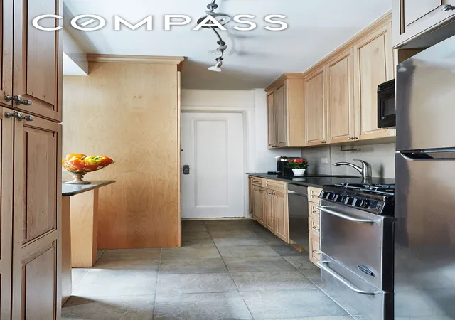 Photo 3 of Sale Pending at 200 W 54th St #4H, New York City, NY 10019 | MLS# RLS20036283 | Listing updated on 2026-07-30