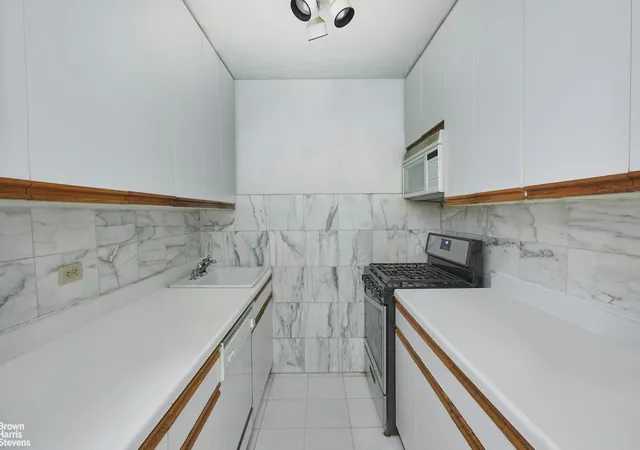 4th image of 300 E 33Rd St #2L, New York City, NY 10016 | MLS# RLS20036770