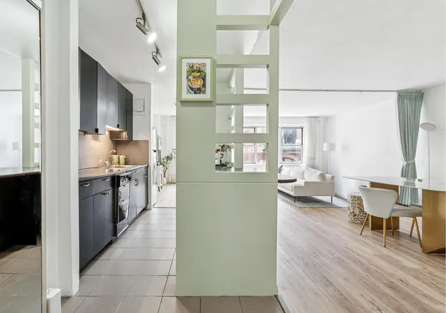 3rd image of 136 E 56Th St #10H, New York City, NY 10022 | MLS# RLS20037369