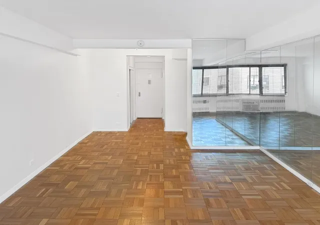 Photo 4 of Sale Pending at 225 E 46Th St #9-B, New York City, NY 10017 | MLS# RLS20037873 | Listing updated on 2026-07-30