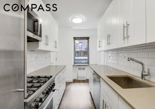 Photo 4 of Sale Pending at 16 Sutton Pl #2B, New York, NY 10022 | MLS# RLS20037971 | Listing updated on 2026-06-07